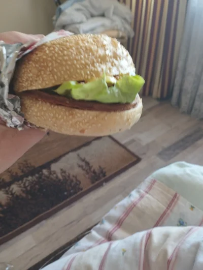 RiverStar - Taki burger 
#jedzzwykopem