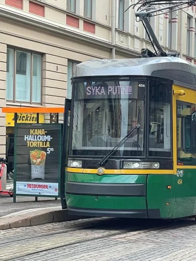 Brajanusz_hejterowy - Helsiński transport zbiorowy jak zwykle w formie. Tramwaj z prz...