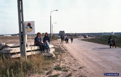 modzelem - Foto: Andrzej Kubik, 1992.
#warszawa #kabaty