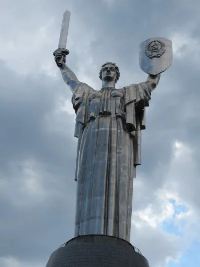 Mesk - Wyglada jak pomnik Matki Ojczyzny w Kijowie xD