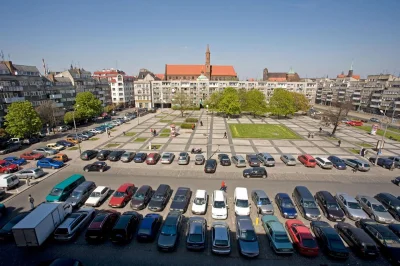 maciorqa - @maciorqa: A tutaj dla porównania Wrocławski plac Nowy Targ ( ͡° ͜ʖ ͡°)