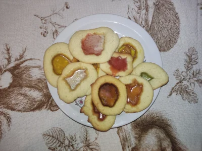 kudlaty_ziemniak - Plan był prosty - okrągłe kruche ciasteczka, a w środku wycięty ks...