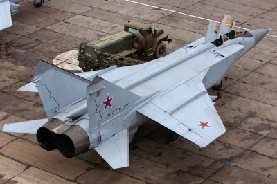 Gloszsali - To wygląda na stare kanibalizowane MiG-31. Wyprodukowali tego ponad 500 s...