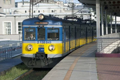 kobiaszu - Włodarze #gdansk w ramach solidarności z #ukraina przemaliwali pociągi SKM...