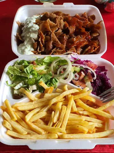 Afropolon - ! spoiler #jedzenie #jedzzwykopem #foodporn

Niechaj ten skromny Kebab wo...