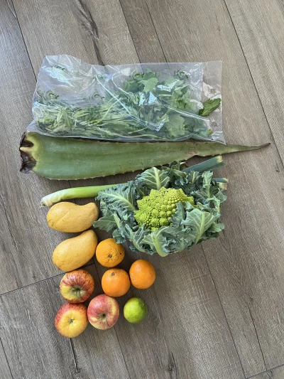 Szpeju - Dzisiejsza paczka owocowo-warzywna z Ekoplazy za 3€ ( ͡° ͜ʖ ͡°) 

#toogoodto...