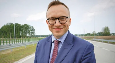 nonOfUsAreFree - W temacie kontrolerów lotów najbardziej rozwalił mnie Artur Soboń.
...