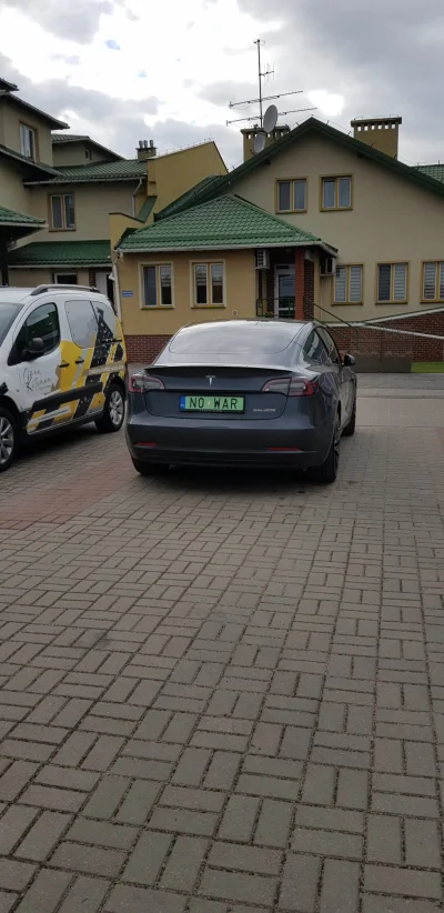 guzi - #tesla #zieloneblachy 
:)