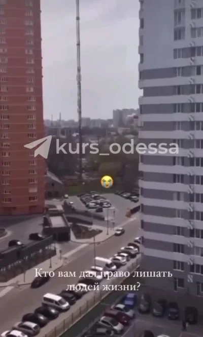 contrast - Moment uderzenia jednej z rakiet w Odessie. 

#swiat #europa #ukraina #r...