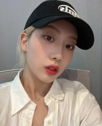 M.....m - #kimlip #loona #koreanka #azjatki