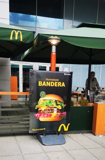sbd - Norweska odpowiedź na ukraińskiego burgera w mcdonaldzie. 

#ukraina #heheszki ...
