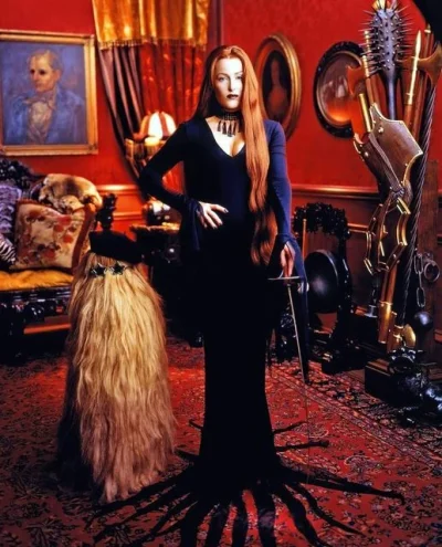 rezystancja - #fotografia #portret
Gillian Anderson as Morticia Addams 
 By Mark Se...