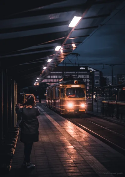 mrsopelek - Czasem zrobię se takie, że nie tylko tramwaje.

#lodz #fotografia #tram...