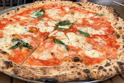 Maldonado - @ReeceWithouterpoon: L'Antica Pizzeria da Michele, najstarsza pizzeria w ...
