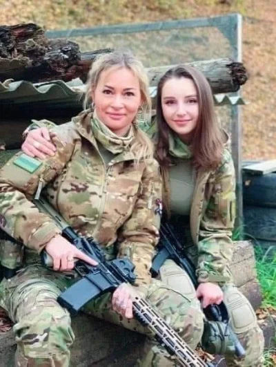 L3stko - Matka i córka walczą z kacapami.

#ukraina #wojna #ladnapani #bekazkacapow...
