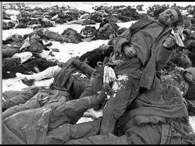 pycc - W Mariupolu powinni russkim puszczać 24/7 zapętlone nagranie Stalingrad Massen...