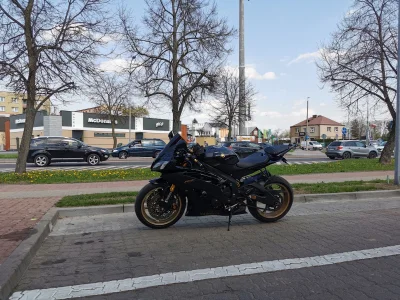 Szu_ - W drodze do Drohiczyna. Miłej majówki motomirki(✌ ﾟ ∀ ﾟ)☞

#motomirko #motocyk...