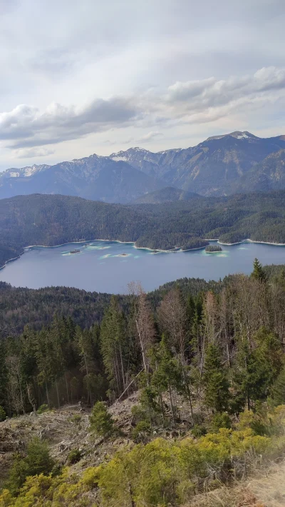 hdproject - @Pani_Asia: Eibsee widziane w sobotę 29.04.22 z Zugspitze