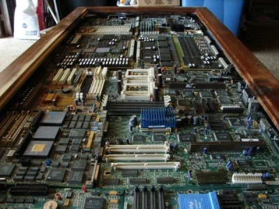 motaboy - @MyOwnWorstEnemy: To płyta do PC. Jest tam procesor 386DX i koprocesor 387....