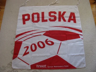 wqeqwfsafasdfasd - Jedyna flaga Polski, która wywieszona na balkonie w święto narodow...