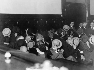 pome8_8 - Gangsterzy zakrywający twarz na procesie Ala Capone, 1931
#ciekawostki #his...