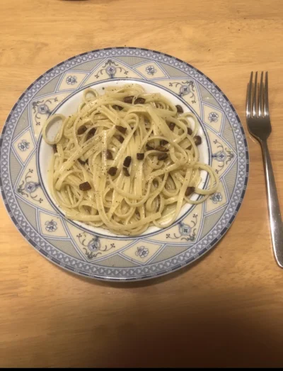 milosz1204 - Gotowe spaghetti aglio e olio
SPOILER
#f1 #kacikkulinarnytaguf1 #gotuj...