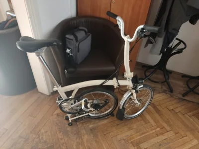 Foczlik - @Lordon: To jest Brompton. Dostałem kiedyś jednego na testy i bardzo poleca...