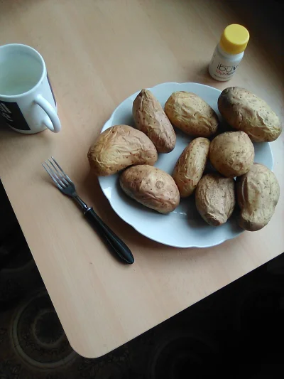 anonymous_derp - Dzisiejszy obiad: Ziemniaki.

Do czarnolistowania: #lowfatderp #zi...