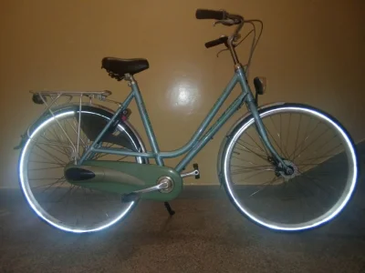 yourij - @femur: luz, rower w piwnicy stoi nieużywany, rozmiar raczej na wysoką osobę...
