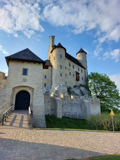 fancomy - @fancomy Zamek w Bobolicach (może kojarzycie ten kadr, to królewski Wawel w...