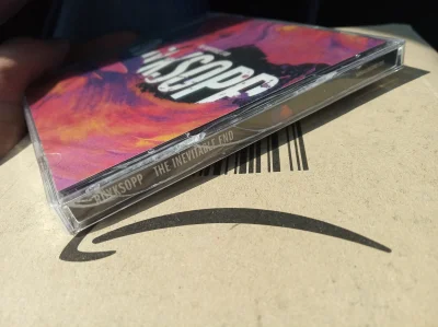readme - Amazon... zapakujmy płytę w kopertę bez żadnych zabezpieczeń, co może się st...