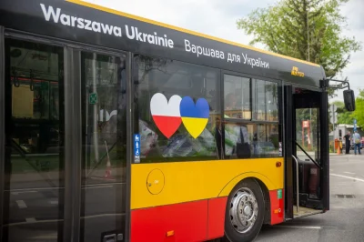 contrast - Warszawa przekazuje dla Mikołajewa pięć autobusów przegubowych, niskopodło...