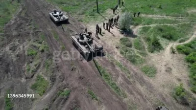 Mikuuuus - > Polish-supplied T-72M1 tanks with Ukrainian troops on the training range...