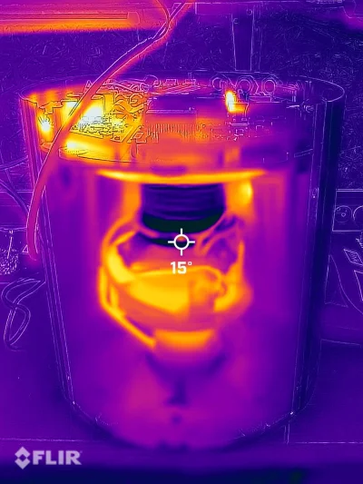 kubapolice - Żyrokompas w kamerze termowizyjnej. 
#statki #technologia #nawigacjamors...