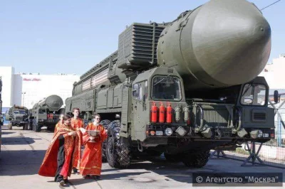 m.....a - Rosyjscy duchowni prawosławni błogosławią rakietę zwana Szatan...

#wojna #...
