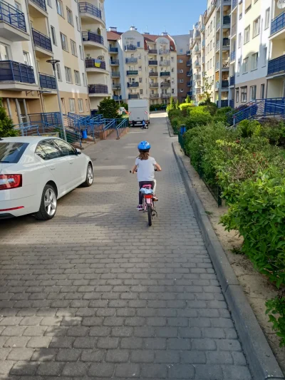 nierusz - #tatacontent nauczyłem córkę jeździć na rowerze ( ͡° ͜ʖ ͡°)
Szybko poszło