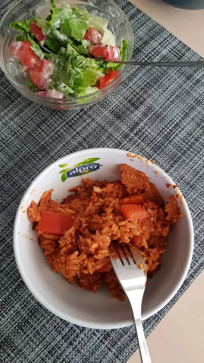 kitaq - Kupa ryżowa z kurczakiem i papryka załatwiona pomidorem #jedzzwykopem #gotujz...