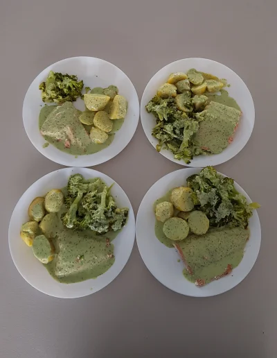 NotYetDefined - #obiad
Dziś gotowany był łosoś z #brokuly i #ziemniaki w sosie koper...