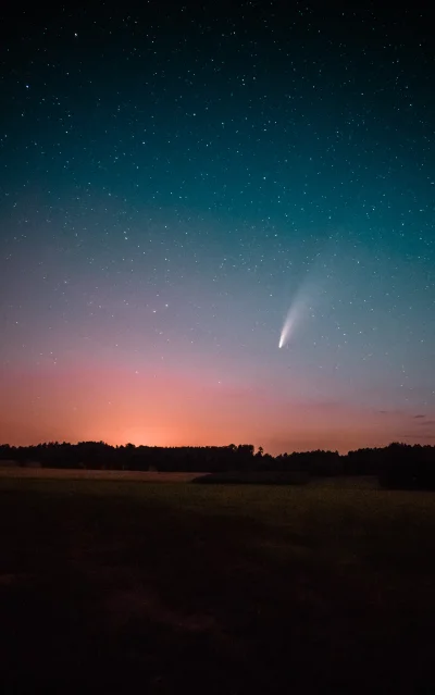 iErdo - Kometa C/2020 F3 (NEOWISE) widoczna w lipcu 2020 roku tuż po zachodzie słońca...