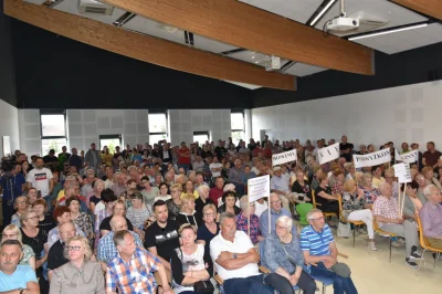 szczurek_87 - Suweren już przestaje wytrzymywać ten dobrobyt. Nic im rozdawanie tych ...