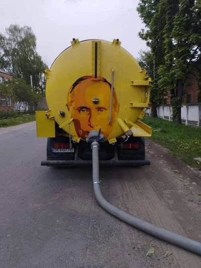 Kulawy_Lis - Dawno nie widziana podobizna prezydenta Rosji Wladimira Putina pijącego ...