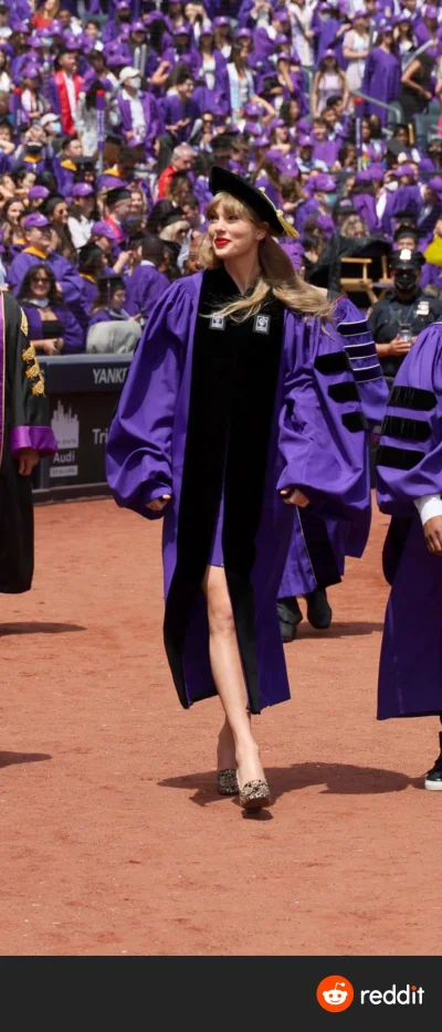 B.....K - New York University przyznał Taylor Swift tytuł Doktora Honoris Causa, za l...