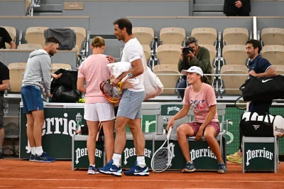 B.....i - Iga wpatrzona jak w obrazek ( ͡° ͜ʖ ͡°) #tenis #rolandgarros