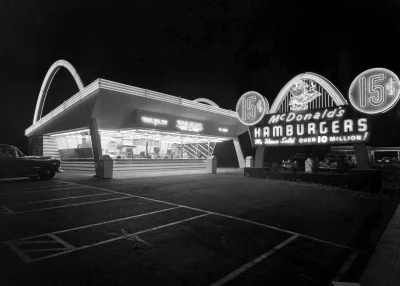 myrmekochoria - McDonald’s w Kalifornii, 1954.

#starszezwoje - blog ze starymi gra...
