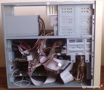 Parotia - @Trybun_Plebejski: Ale bait. Tak wyglądał stary, prawilny komputer: Dla tyc...