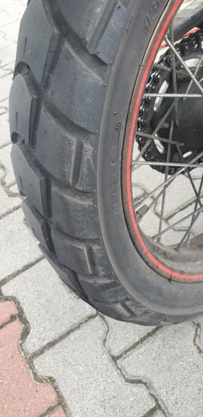 Kick_Ass - #motocykle 

Mirki, jak to jest z jazdą w deszczu? Bardzo zmienia się przy...