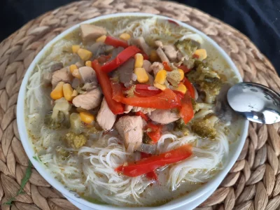h.....a - @Sandrinia: zupa tajska też dobra ( ͡° ͜ʖ ͡°)