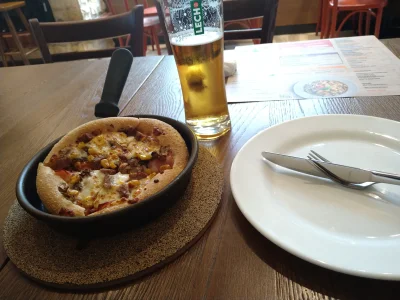 SzycheU - Posiłek na kacu
Randka sam ze sobą xD
#szycheucontent #pizzahut #pizza #j...