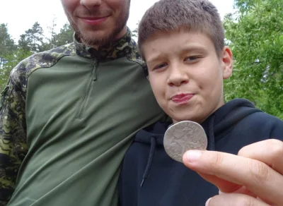 Zwiadowca_Historii - Wielkopolska. 14-latek znalazł wykrywaczem srebrną monetę z XVII...