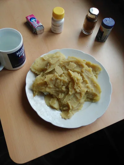 anonymous_derp - Dzisiejsze śniadanie: Ziemniaki.

Do czarnolistowania: #lowfatderp...